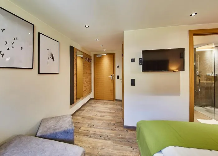 Fuchs Und Gretl ザールバッハ・ヒンターグレム